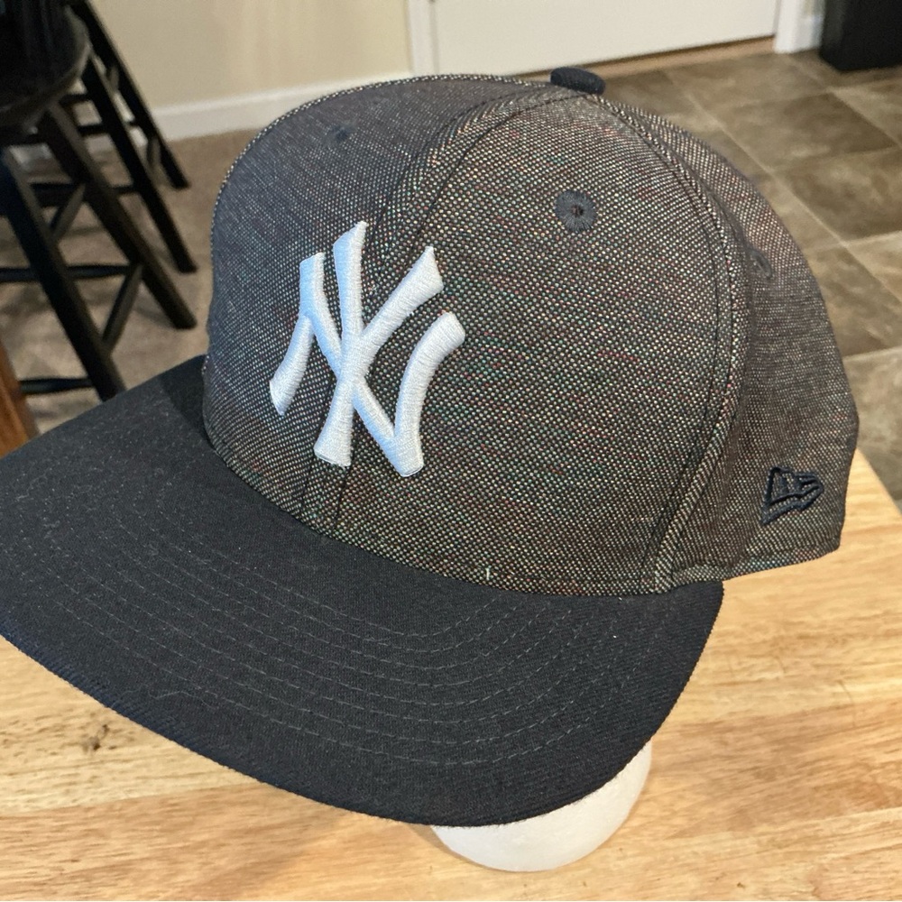 New Era 9Fifty New York Yankees Rainbow Speckled Flat Brim SnapBack NWOTs